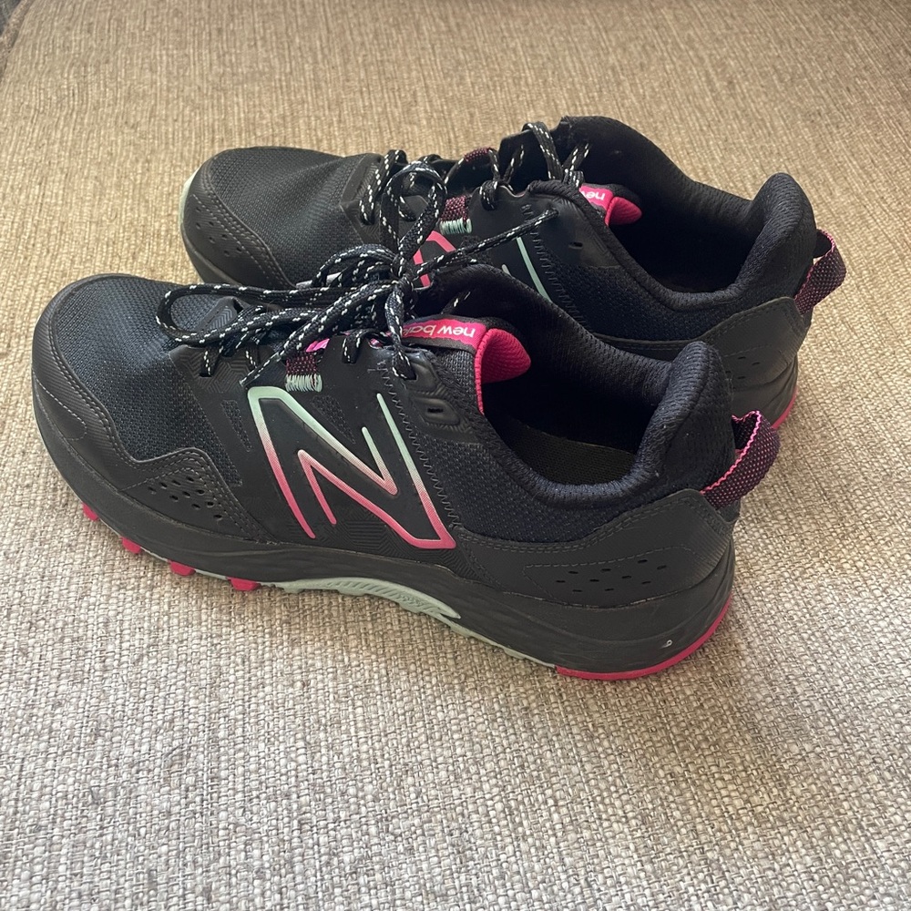 New Balance Women's Black and Pink Athletic Shoes
